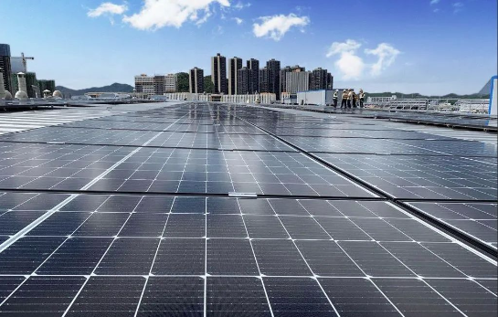 荆州屋顶上的财富:工商业屋顶为什么适合安装光伏电站?