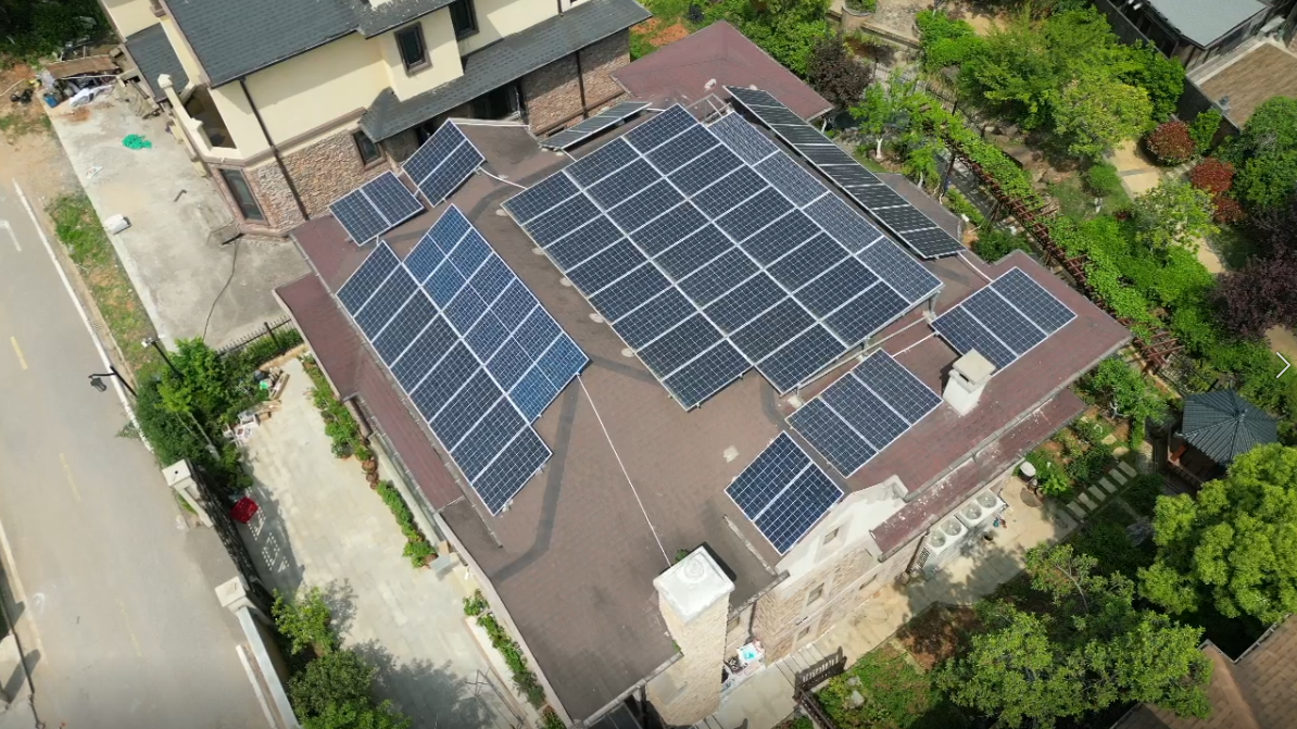 滁州别墅屋顶安装光伏效果显著，年发电2万度，你心动了吗